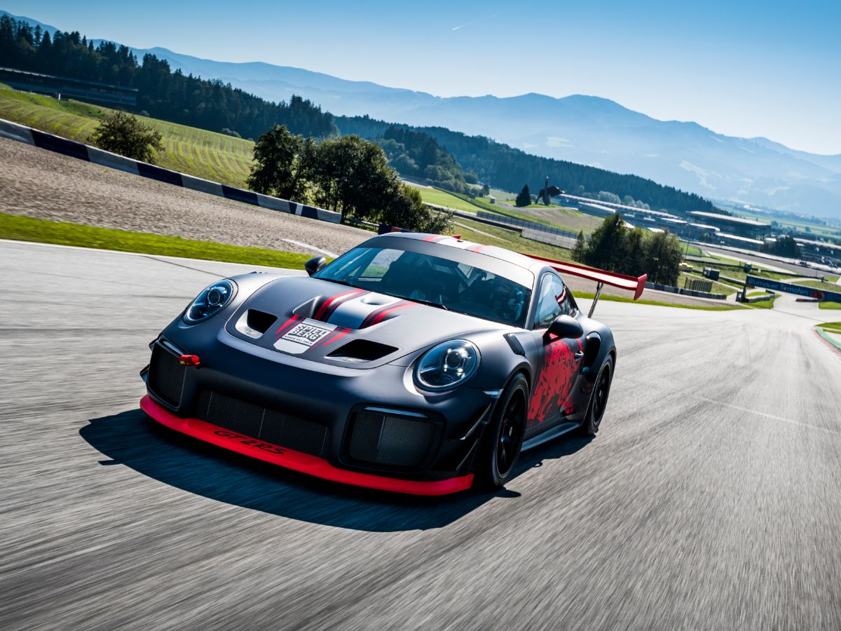 Porsche 911 GT2 RS Clubsport practicing on the race-track