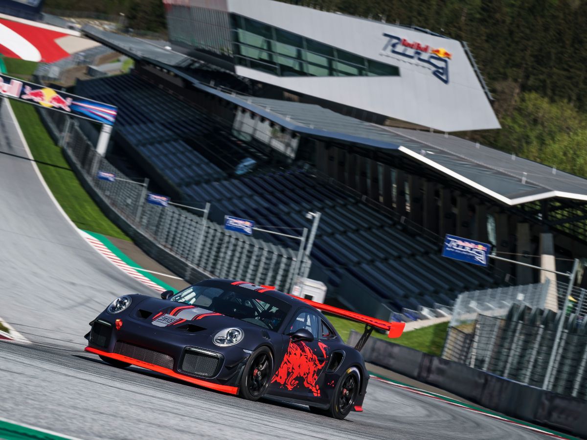 Porsche 911 GT2 RS Clubsport in the first corner on the Red Bull Ring