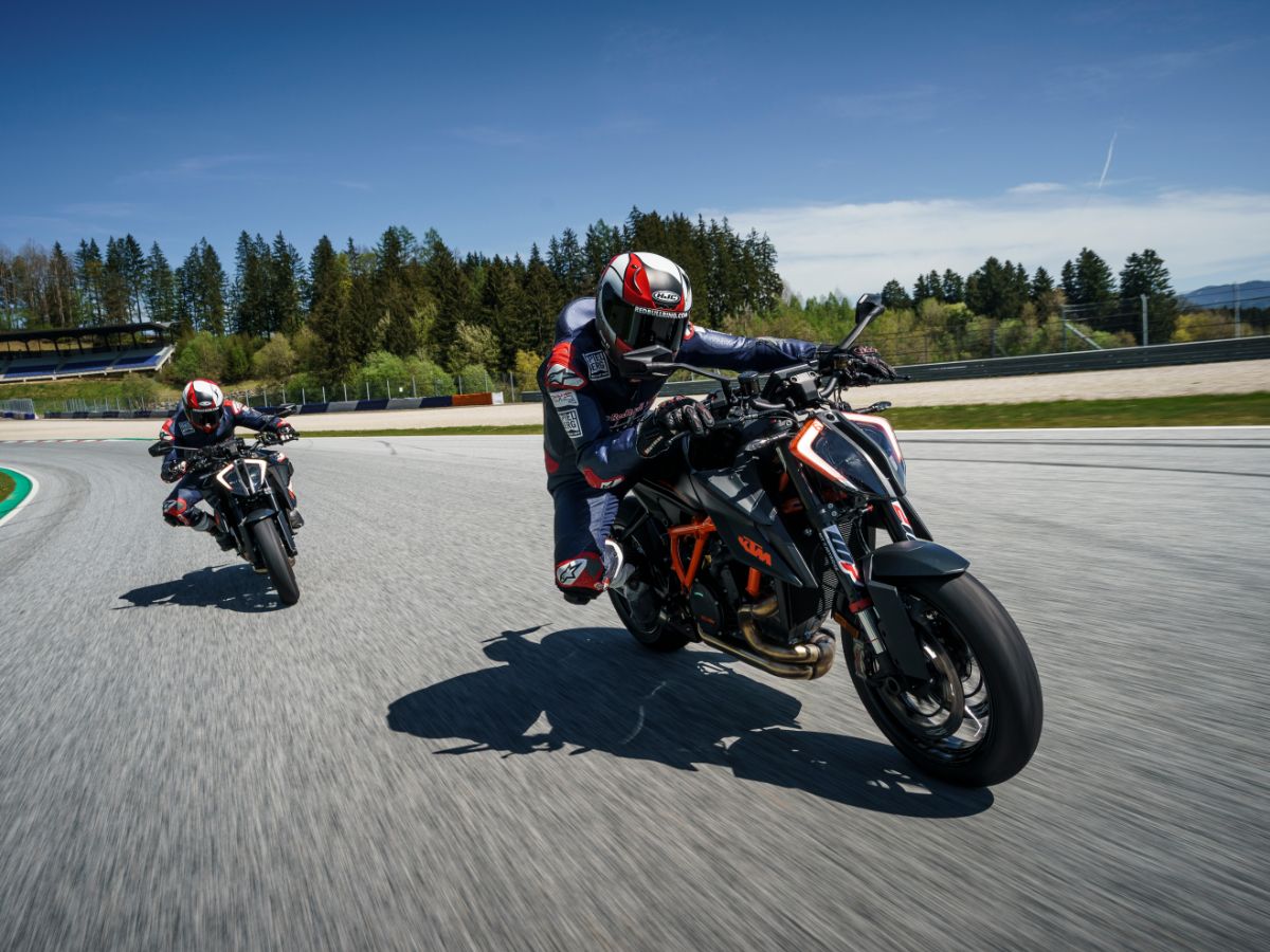 Bikes driving on track