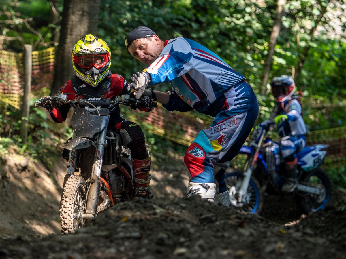 Enduro Bike Offroad Training für Kind mit Profi
