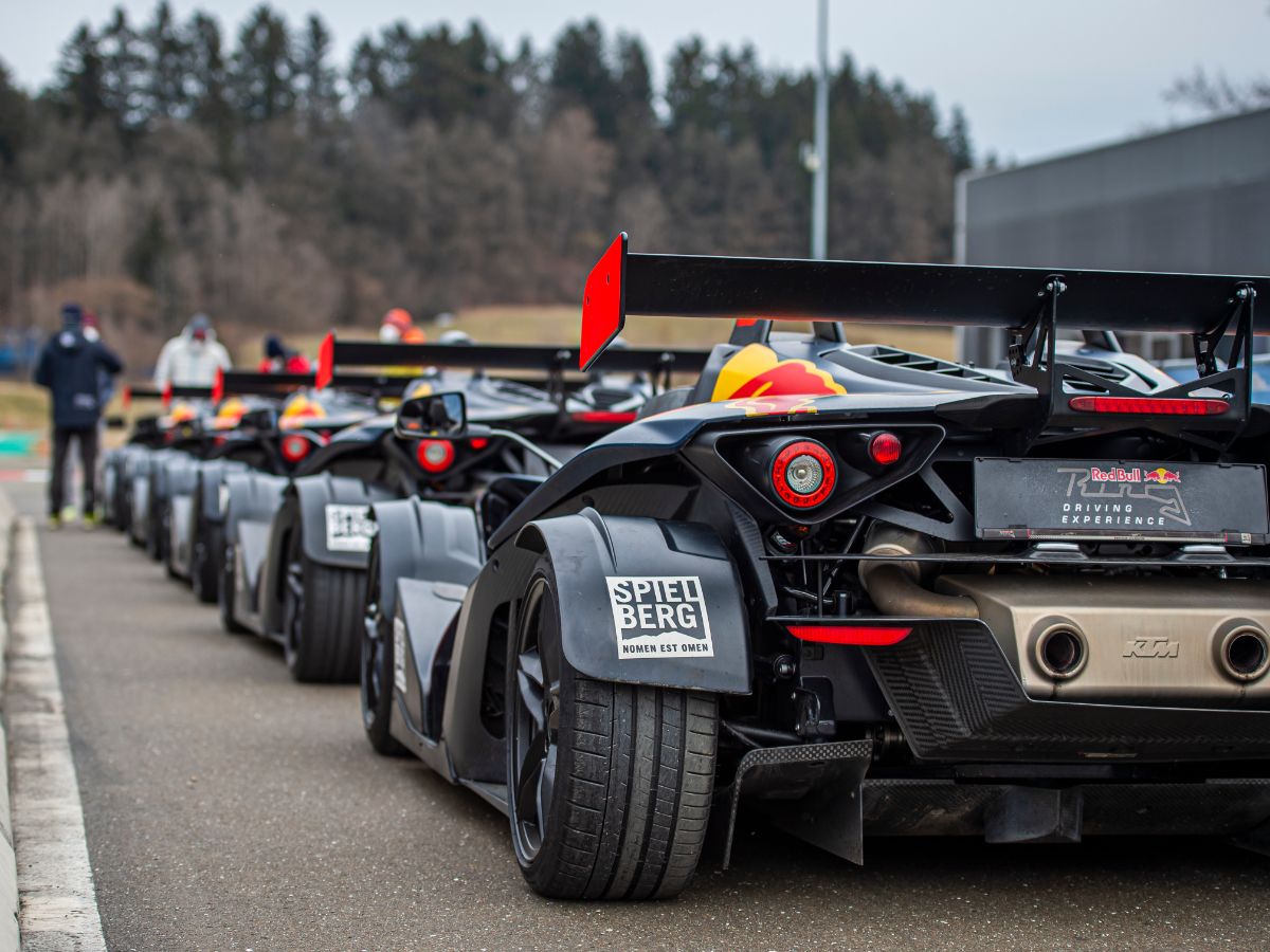 KTM X-Bow stehen bereit zum fahren